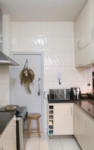 Apartamento à venda com 115m², 3 quartos e sem vaga Apartamento à venda com 115m², 3 quartos e sem vagaCozinha e Área de Serviço