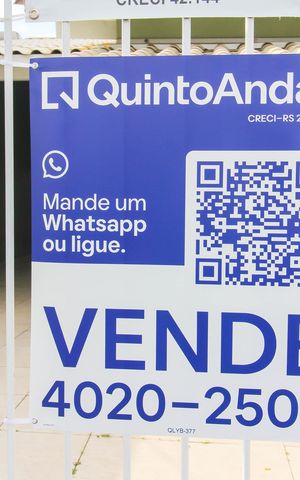 Casa à venda com 149m², 2 quartos e 3 vagas Casa à venda com 149m², 2 quartos e 3 vagasPlaca