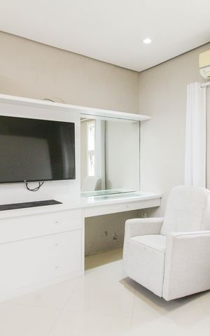 Casa à venda com 149m², 2 quartos e 3 vagas Casa à venda com 149m², 2 quartos e 3 vagasSuíte