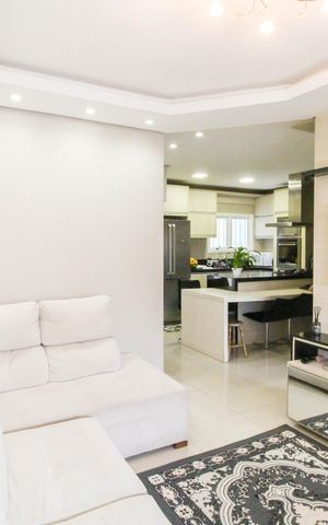 Casa à venda com 149m², 2 quartos e 3 vagas Casa à venda com 149m², 2 quartos e 3 vagasSala