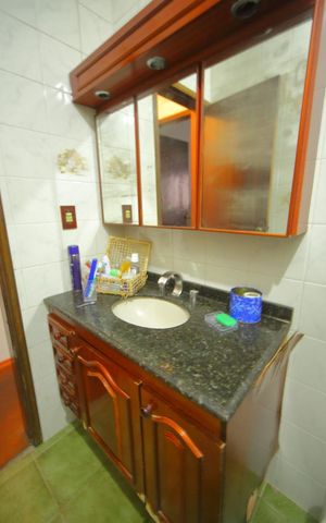 Casa à venda com 182m², 2 quartos e 1 vagaBanheiro Social 