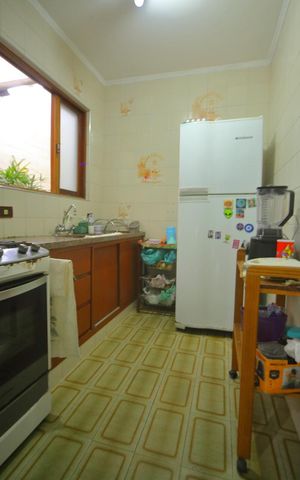 Casa à venda com 182m², 2 quartos e 1 vagaCozinha 