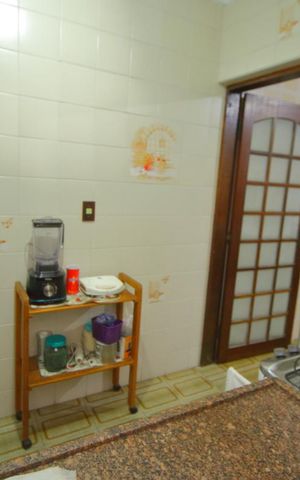Casa à venda com 182m², 2 quartos e 1 vagaCozinha 