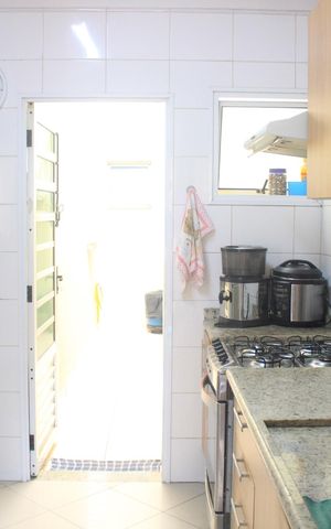 Casa à venda com 179m², 3 quartos e 3 vagasCozinha