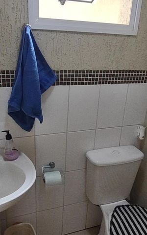 Casa à venda com 179m², 3 quartos e 3 vagas Casa à venda com 179m², 3 quartos e 3 vagasLavabo