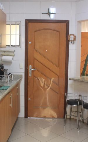 Casa à venda com 179m², 3 quartos e 3 vagasCozinha