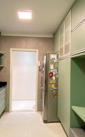 Apartamento à venda com 101m², 3 quartos e 2 vagas Apartamento à venda com 101m², 3 quartos e 2 vagasCozinha e Área de Serviço