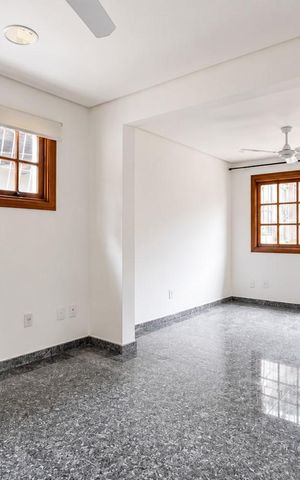 Casa para alugar com 486m², 4 quartos e 5 vagas Casa para alugar com 486m², 4 quartos e 5 vagasSala