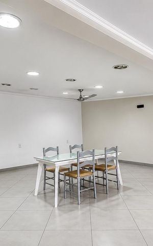 Casa para alugar com 486m², 4 quartos e 5 vagas Casa para alugar com 486m², 4 quartos e 5 vagasSala de jantar