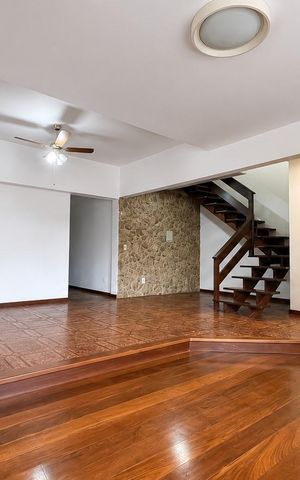 Casa para alugar com 486m², 4 quartos e 5 vagas Casa para alugar com 486m², 4 quartos e 5 vagasSala