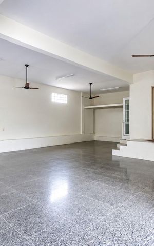 Casa para alugar com 486m², 4 quartos e 5 vagas Casa para alugar com 486m², 4 quartos e 5 vagasSala