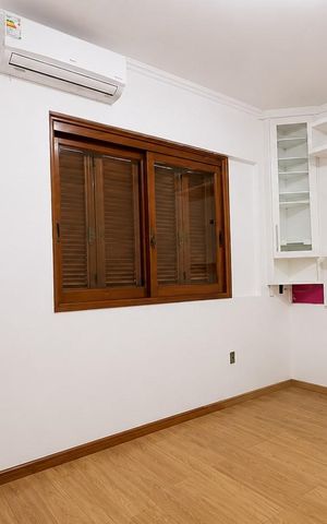 Casa para alugar com 486m², 4 quartos e 5 vagas Casa para alugar com 486m², 4 quartos e 5 vagasQuarto