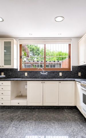 Casa para alugar com 486m², 4 quartos e 5 vagas Casa para alugar com 486m², 4 quartos e 5 vagasCozinha