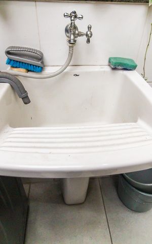 Casa de condomínio à venda com 68m², 2 quartos e 1 vaga Casa de condomínio à venda com 68m², 2 quartos e 1 vagaÁrea de serviço