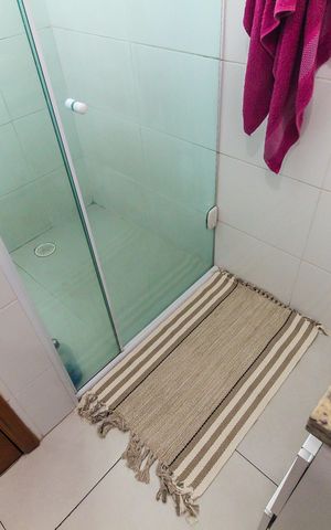 Casa de condomínio à venda com 68m², 2 quartos e 1 vaga Casa de condomínio à venda com 68m², 2 quartos e 1 vagaBanheiro da Suíte