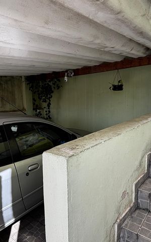Casa à venda com 100m², 3 quartos e 1 vaga Casa à venda com 100m², 3 quartos e 1 vagaGaragem