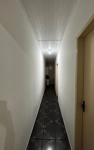Casa à venda com 100m², 3 quartos e 1 vaga Casa à venda com 100m², 3 quartos e 1 vagaCorredor