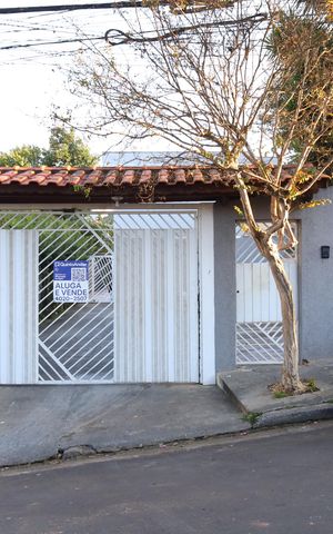 Casa de condomínio à venda com 62m², 2 quartos e 1 vagaFachada do condomínio - Placa GRANDE instalada no portão do condomínio dia 09.07.2026 - Código da placa: GBEG-288