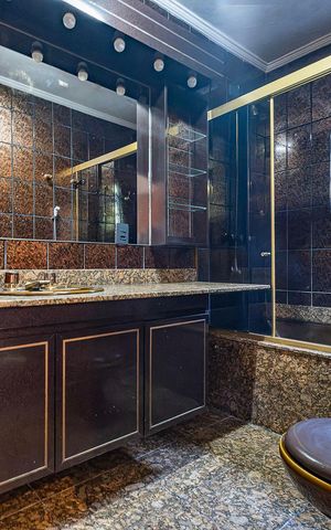 Casa à venda com 240m², 3 quartos e 3 vagas Casa à venda com 240m², 3 quartos e 3 vagasSuíte 1