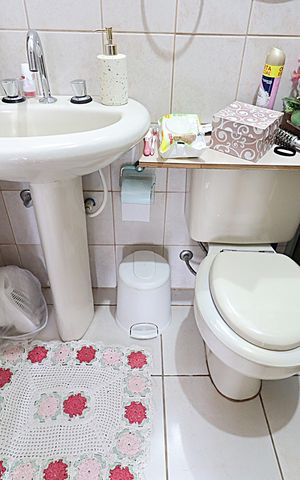 Apartamento à venda com 107m², 3 quartos e sem vagaBanheiro da Suíte
