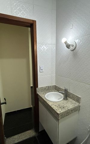 Casa para alugar com 200m², 2 quartos e 2 vagasBanheiro Social 1