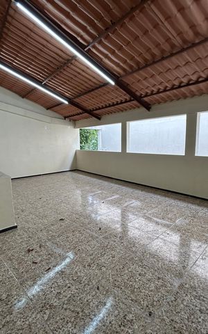 Casa para alugar com 200m², 2 quartos e 2 vagasTerraço