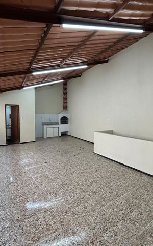 Casa para alugar com 200m², 2 quartos e 2 vagasTerraço