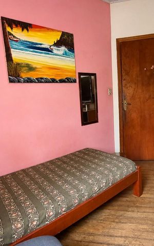Casa à venda com 96m², 3 quartos e sem vaga Casa à venda com 96m², 3 quartos e sem vagaDormitório 1
