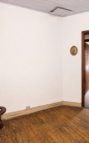 Casa à venda com 96m², 3 quartos e sem vaga Casa à venda com 96m², 3 quartos e sem vagaDormitório 3