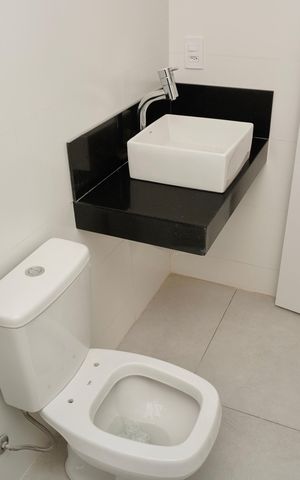 Apartamento à venda com 180m², 3 quartos e 2 vagas Apartamento à venda com 180m², 3 quartos e 2 vagasBanheiro da Suíte