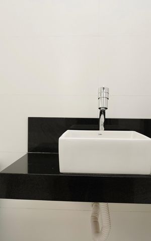 Apartamento à venda com 180m², 3 quartos e 2 vagas Apartamento à venda com 180m², 3 quartos e 2 vagasBanheiro da Suíte