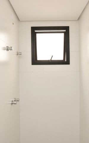 Apartamento à venda com 180m², 3 quartos e 2 vagas Apartamento à venda com 180m², 3 quartos e 2 vagasBanheiro Social