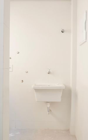 Apartamento à venda com 180m², 3 quartos e 2 vagas Apartamento à venda com 180m², 3 quartos e 2 vagasCozinha e Área de Serviço
