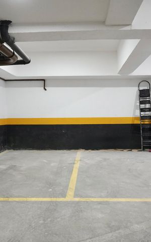 Apartamento à venda com 180m², 3 quartos e 2 vagas Apartamento à venda com 180m², 3 quartos e 2 vagasGaragem