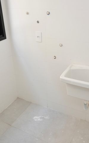 Apartamento à venda com 180m², 3 quartos e 2 vagas Apartamento à venda com 180m², 3 quartos e 2 vagasCozinha e Área de Serviço