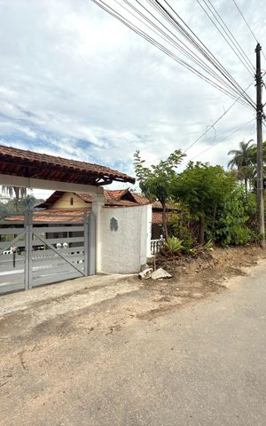 Apartamento para alugar com 1300m², 4 quartos e 6 vagas Apartamento para alugar com 1300m², 4 quartos e 6 vagasFachada