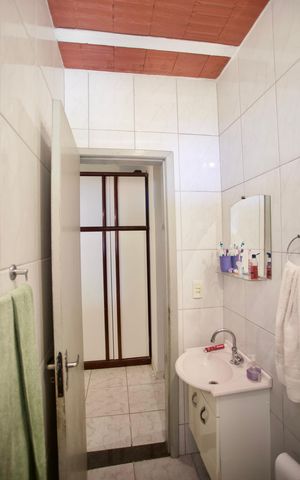 Apartamento para alugar com 1300m², 4 quartos e 6 vagas Apartamento para alugar com 1300m², 4 quartos e 6 vagasBanheiro da Suíte