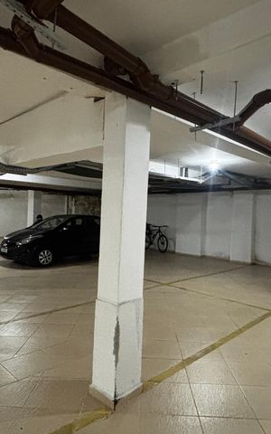 Apartamento à venda com 40m², 2 quartos e 2 vagas Apartamento à venda com 40m², 2 quartos e 2 vagasGaragem