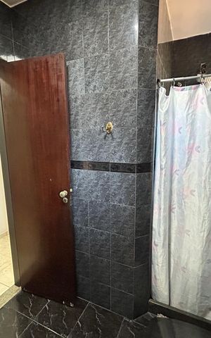 Casa à venda com 290m², 3 quartos e 3 vagasBanheiro 1