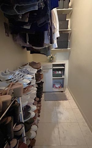 Casa à venda com 290m², 3 quartos e 3 vagasCloset
