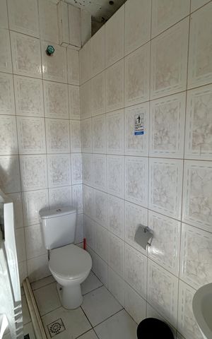 Casa à venda com 290m², 3 quartos e 3 vagasBanheiro 2