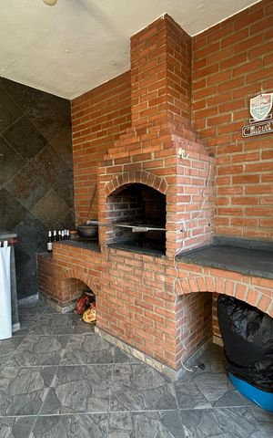 Casa à venda com 290m², 3 quartos e 3 vagasChurrasqueira