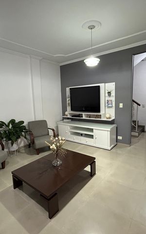 Casa à venda com 290m², 3 quartos e 3 vagasSala