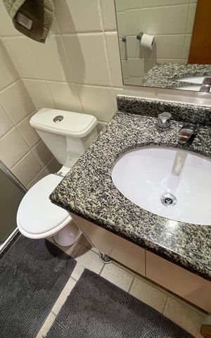 Apartamento à venda com 79m², 3 quartos e 2 vagas Apartamento à venda com 79m², 3 quartos e 2 vagasBanheiro