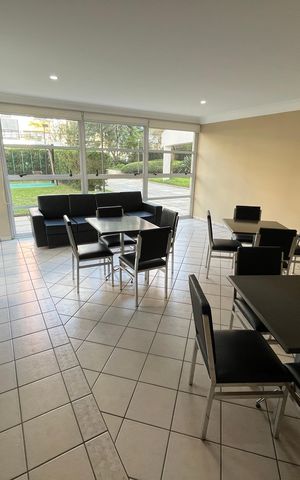 Apartamento à venda com 79m², 3 quartos e 2 vagas Apartamento à venda com 79m², 3 quartos e 2 vagasÁrea comum - Salão de festas