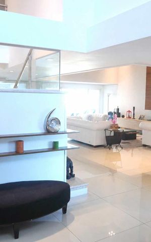Casa de condomínio para alugar com 560m², 4 quartos e 4 vagas Casa de condomínio para alugar com 560m², 4 quartos e 4 vagasÁrea comum