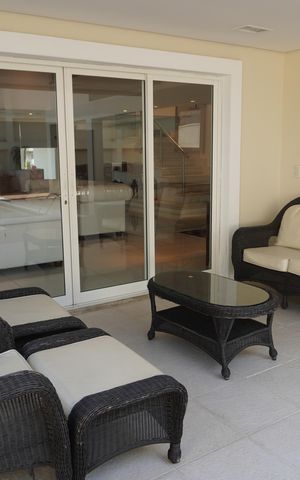 Casa de condomínio para alugar com 560m², 4 quartos e 4 vagasÁrea Externa