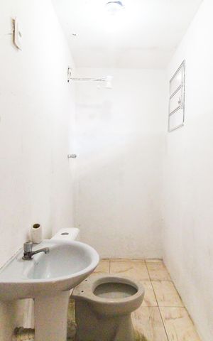 Casa à venda com 125m², 4 quartos e 2 vagasBanheiro - Casa 4