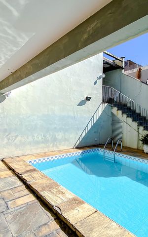 Casa à venda com 220m², 3 quartos e 1 vaga Casa à venda com 220m², 3 quartos e 1 vagaGaragem