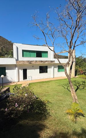 Casa de condomínio para alugar com 300m², 5 quartos e 10 vagas Casa de condomínio para alugar com 300m², 5 quartos e 10 vagasFachada